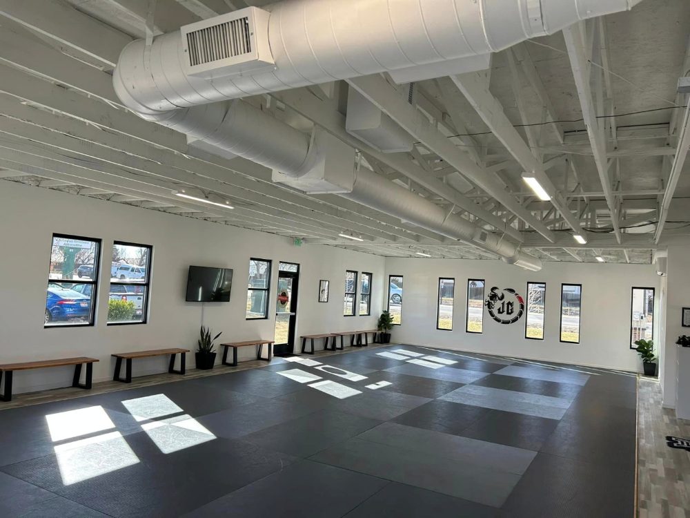 Jiu Jitsu TI, Meridian - 200A service with open truss lighting
